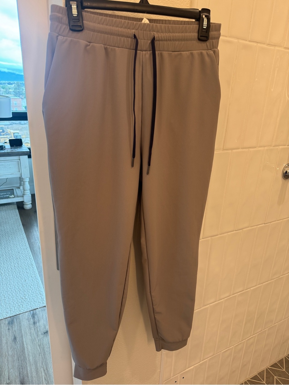 Patitoff Flow Pet Hair Resistant High Waisted Drawstring Side Pocket 7/8 Joggers